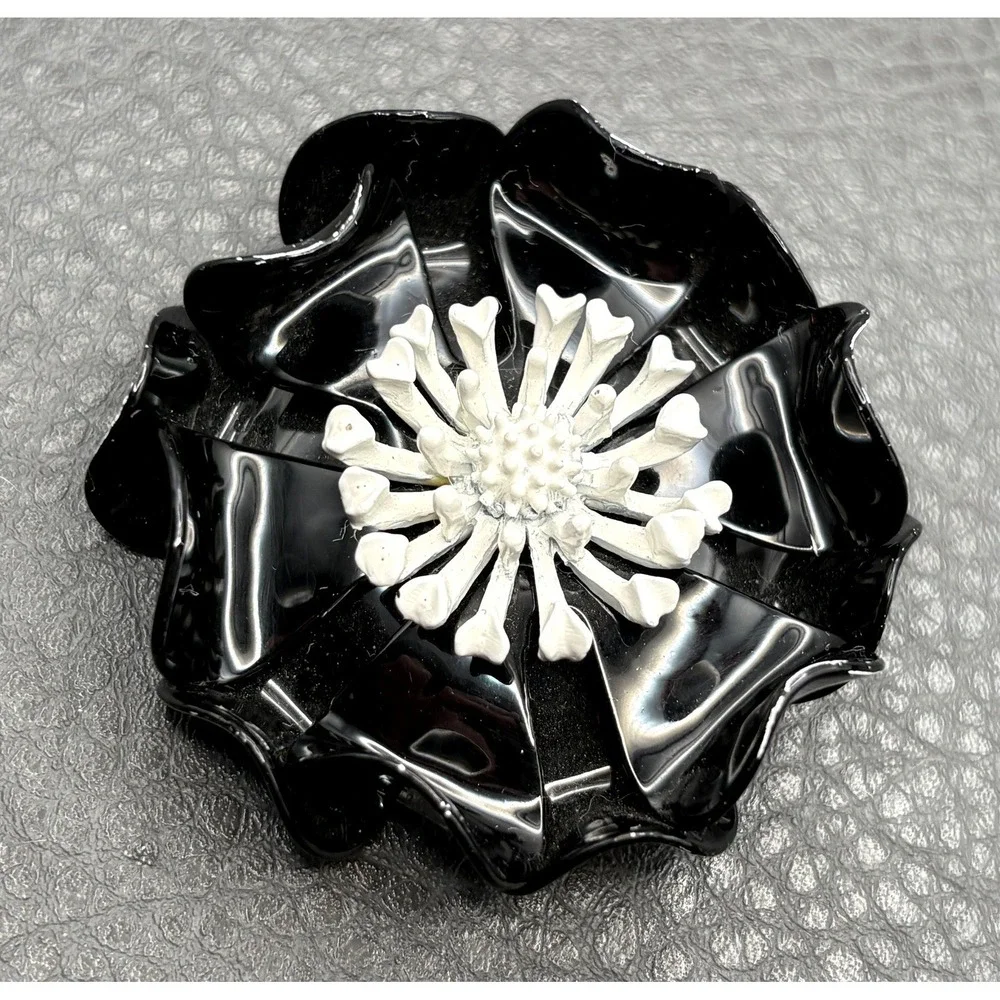 Vintage Black White Enamel Flower Brooch Pin Statement Mod Pop Art